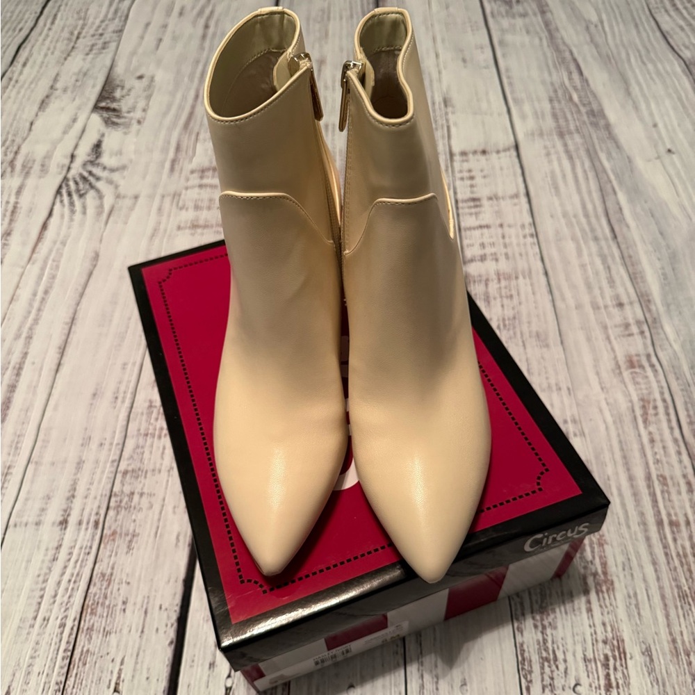 NWB | Circus by Sam Edelman Ivory Heeled Boots | 8